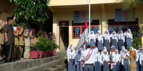 SMK Bina Mulya Gelar Upacara Hardiknas