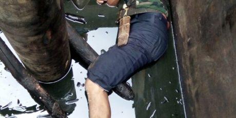Terpeleset, Nurul Tewas di Sumur Minyak