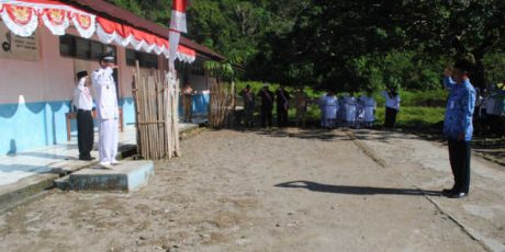 Warga Desa Padang Bindu Gelar Upacara HUT RI Ke-71