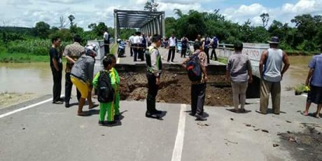 Curah Hujan Tinggi, Pangkal Jembatan Enim 3 Amblas