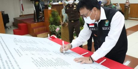 Para Calon Kades di Muara Enim Tanda Tangani Fakta Integritas