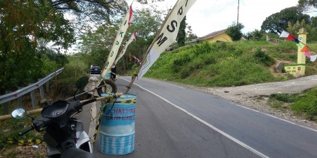 Waspadai Kecelakaan, FK-PSM Pasang Rambu-Rambu Lalin