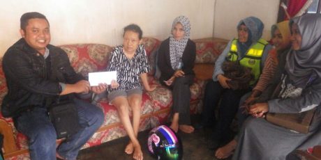Blusukan Bantu Warga Miskin, Sedekah Karyawan PT Pama