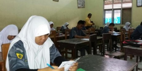 265 Siswa SMKN 1 Muara Enim Ikuti UNBK