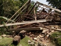 Dua Rumah Warga di Desa Tanjung Agung Ambruk