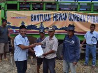 PTBA Serahkan 43 Hewan Kurban di Kabupaten Muara Enim dan Lahat