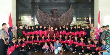 Anggota Paskibra Kecamatan Lawang Kidul Kunjungi Istana Bogor