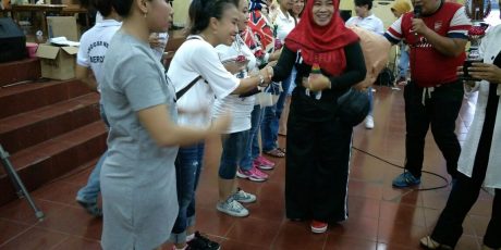 Peserta Lomba Senam Aerobik Sambut Meriah Kehadiran Balon Wabup Desi