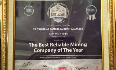PTBA Raih Penghargaan Indonesian Creativity and Best Leader Awards 2018