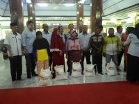 Rayakan HUT Ke-37, PTBA Bagikan 8.000 Paket Sembako Kepada Kaum Dhuafa