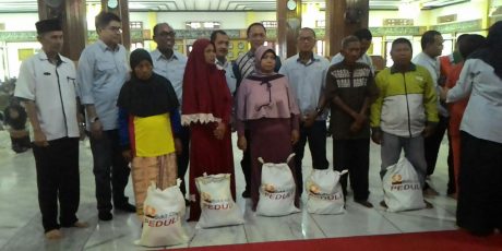 Rayakan HUT Ke-37, PTBA Bagikan 8.000 Paket Sembako Kepada Kaum Dhuafa