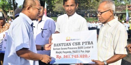Usai Upacara HUT ke-37, PTBA Serahkan Berbagai Bantuan Kepada Masyarakat
