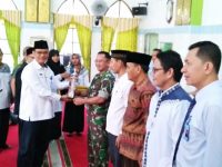 Baznas Muara Enim Salurkan Infaq dan Shodaqoh Kepada Warga Miskin