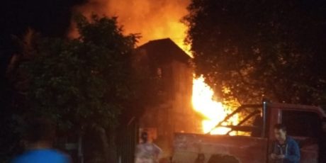 Si Jago Merah Kembali Mengamuk, 4 Rumah Warga di Tungkal Hangus Terbakar