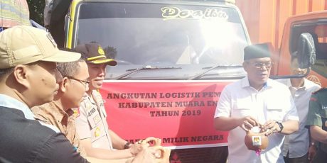 Bupati Muara Enim Lepas Pendistribusian logistik Pemilu 2019