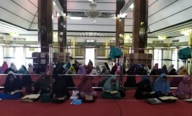 PTBA Gelar Pesantren Ramadhan 1440 H Bagi Ibu-ibu