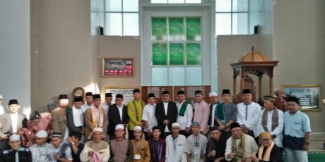 Bupati dan Wabup Shalat Ied di Masjid Agung Muara Enim