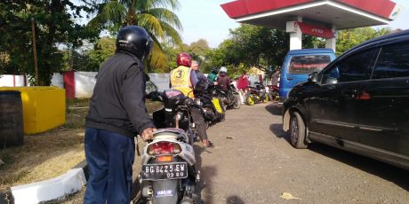 BBM Langka, SPBU di Kota Muara Enim Diserbu Pengendara