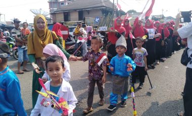 Semarakan HUT RI Ke-74, PTBA Bersama Pemerintah Kecamatan Lawang Kidul Gelar Karnaval Budaya Pelajar PAUD/ TK