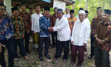 Pererat Silaturahmi, Warga Desa Penanggiran dan Embawang Gelar Sedekah Dusun