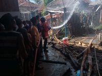 Diduga Konsleting Listrik, 4 Rumah di Muara Lawai Ludes Terbakar