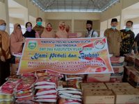 MKKS dan Darma Wanita Peduli Bencana Banjir Ujanmas