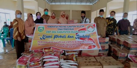 MKKS dan Darma Wanita Peduli Bencana Banjir Ujanmas