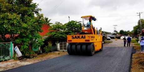 PTBA Hitamkan Jalan di Pemukiman Warga Sepanjang 4,75 Km
