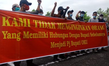 Tuntut Penunjukan Pj Bupati Sesuai Prosedur dan Transparan, Massa Gelar Demo di DPRD OKU