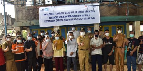 Peduli Korban Kebakaran, PTBA Salurkan Bantuan Sembako dan Uang Tunai