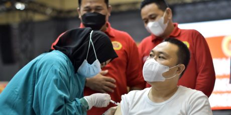 PTBA Gelar Vaksinasi Booster 5000 Dosis bagi Karyawan dan Keluarga
