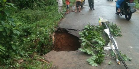 Jalan Amblas, Warga Desa Dusun Dalam Belimbing Terancam Terisolir