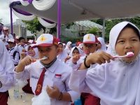 1000 Pelajar SD di Muara Enim Gosok Gigi Massal