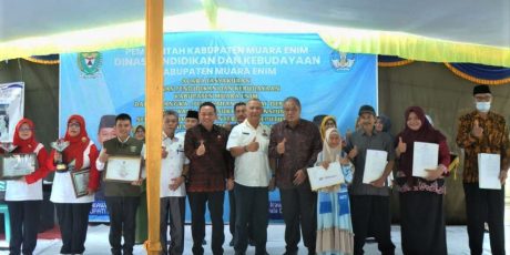 Hanny Sekeluarga Dapat Hadiah Umroh dari Pj Bupati Muara Enim