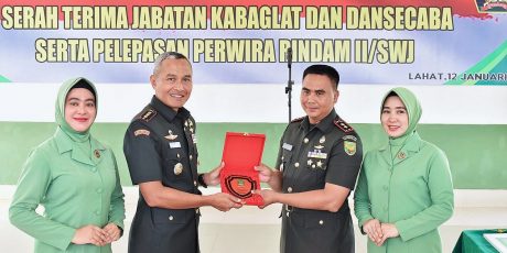 Penerimaan Perwira Baru Dan Sertijab Dansecaba Di Awali Tradisi Penyerahan Tongkat Komando