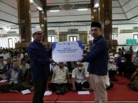 PTBA Salurkan Bantuan untuk 105 Masjid dan 106 Musholah