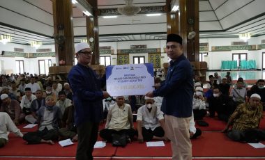 PTBA Salurkan Bantuan untuk 105 Masjid dan 106 Musholah