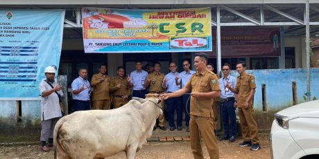 PT TeL Distribusikan Hewan Qurban untuk Masyarakat Sekitar