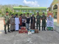 Yonif 141/ AYJP Gelar Jumat Berkah di Ponpes La Roiba Muara Enim