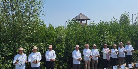 Bukit Asam (PTBA) Dukung Pelestarian Songket Silungkang Khas Sawahlunto