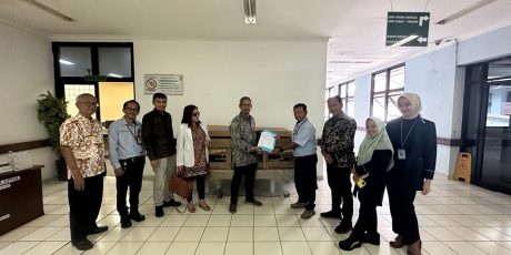 PT TeL Sumbang 2 Unit Tempat Tidur Pasien di RSUD Dr. H. Mohamad Rabain
