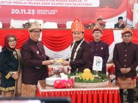 Pj Gubernur Sumsel Didampingi Pj Bupati Hadiri Puncak Peringatan HUT Kabupaten Muara Enim ke-77
