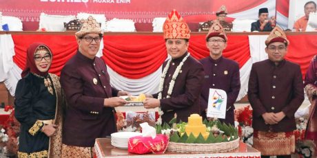 Pj Gubernur Sumsel Didampingi Pj Bupati Hadiri Puncak Peringatan HUT Kabupaten Muara Enim ke-77