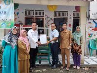 34 PAUD/TK/KB Terima Bantuan Meja dan Kursi dari CSR PT TeL