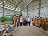 Bukit Asam (PTBA) Serahkan Bantuan Mesin Pemusnah Sampah untuk Muara Enim