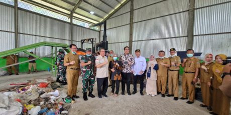 Bukit Asam (PTBA) Serahkan Bantuan Mesin Pemusnah Sampah untuk Muara Enim