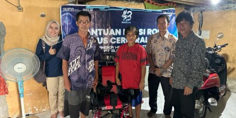 Berikan Kursi Roda Adaptif, Bukit Asam Datangi Langsung Anak-anak Cerebral Palsy