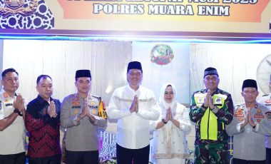 Bupati dan Wabup Pawai Takbiran Keliling Muara Enim Hari Raya Idul Fitri 1446 H