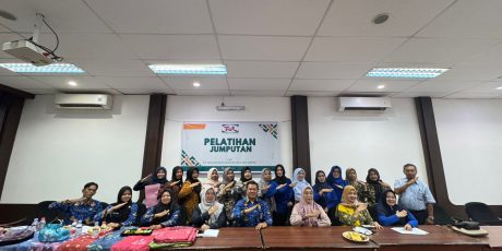 Lestarikan dan Kembangkan Kain Khas Muara Enim, PT TeL Gelar Pelatihan Jumputan Bagi Warga Desa Gerinam dan Kasih Dewa