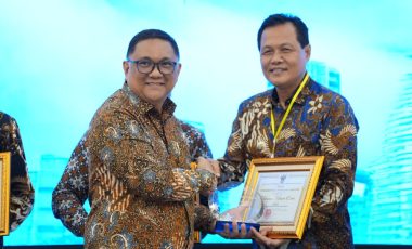 Miliki Kinerja Perencanaan Pembangunan Terbaik, Pemkab Muara Enim Terima Penghargaan Nasional dari Kemen-PPN/Bappenas Miliki Kinerja Perencanaan Pembangunan Terbaik, Pemkab Muara Enim Terima Penghargaan Nasional dari Kemen-PPN/Bappenas